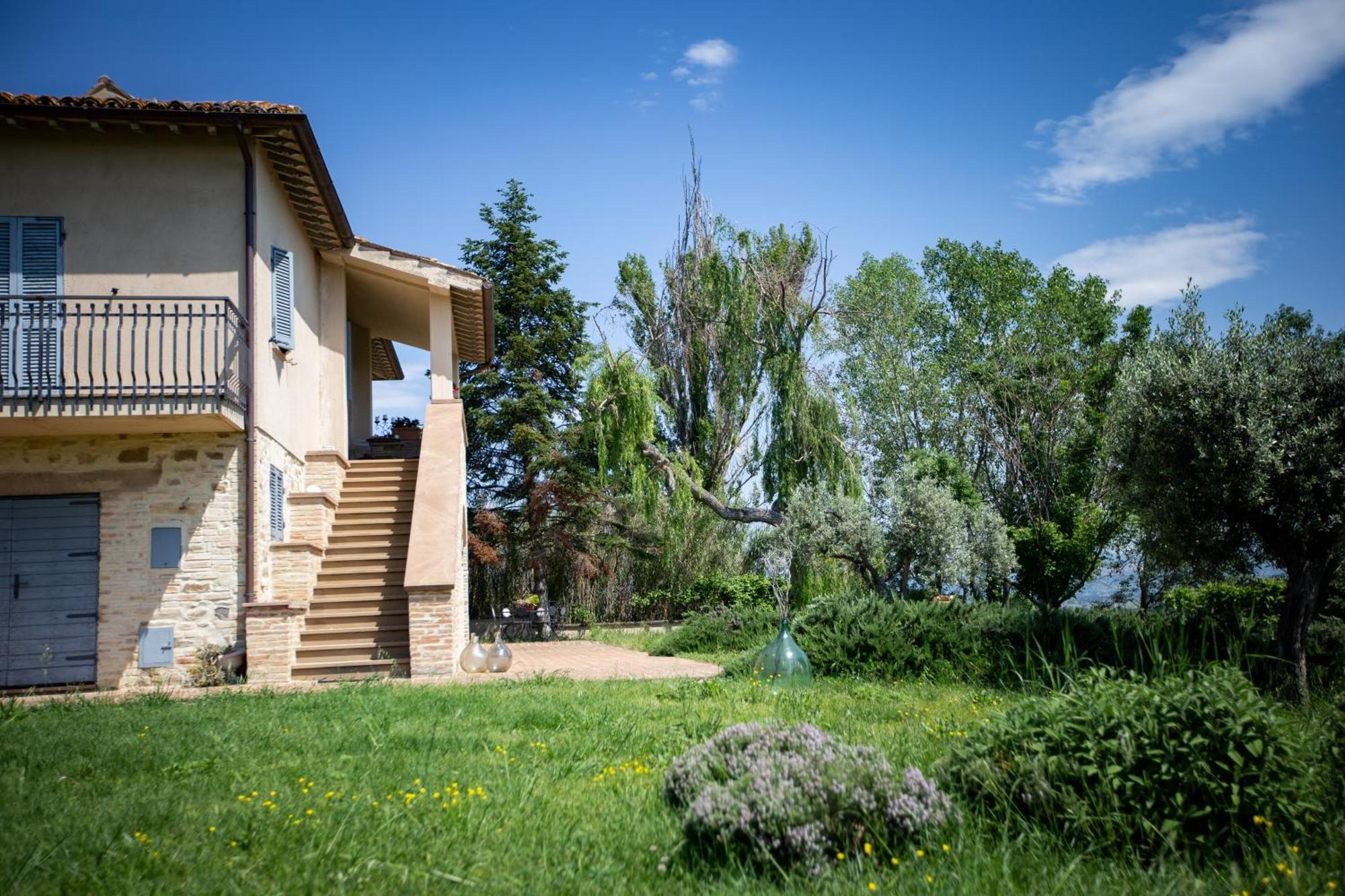 Agriturismo Qui E Ora Беванья Екстер'єр фото